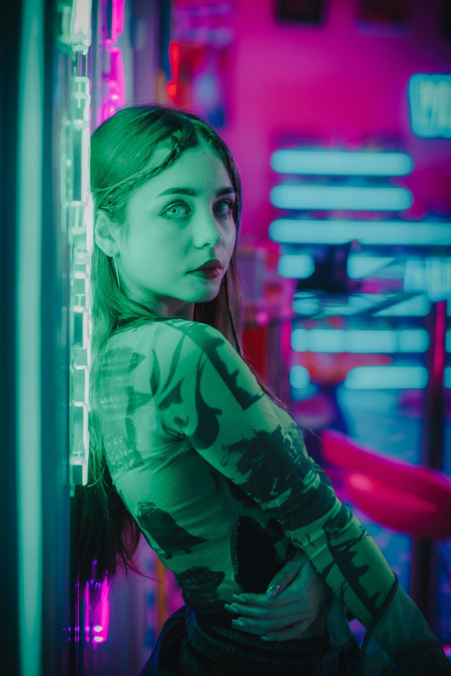 What is Cyberpunk? (30 Examples)